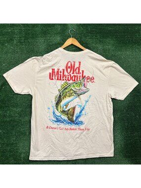 Old Milwaukee Beer It Doesn't Get Any Better Than This T-Shirt Size 2X